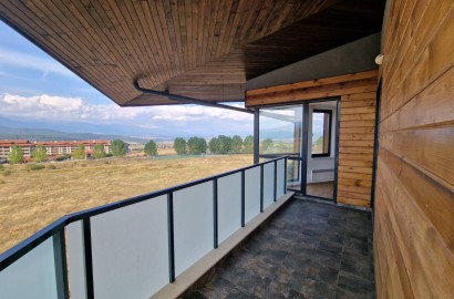 Продается просторная двухкомнатная квартира в комплексе Aspen Heights рядом с гольф-клубом Pirin Golf