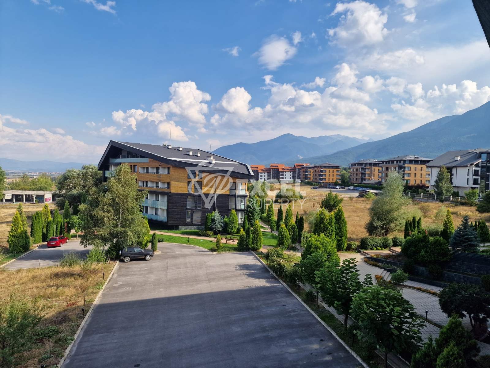 Продается просторная двухкомнатная квартира в комплексе Aspen Heights рядом с гольф-клубом Pirin Golf