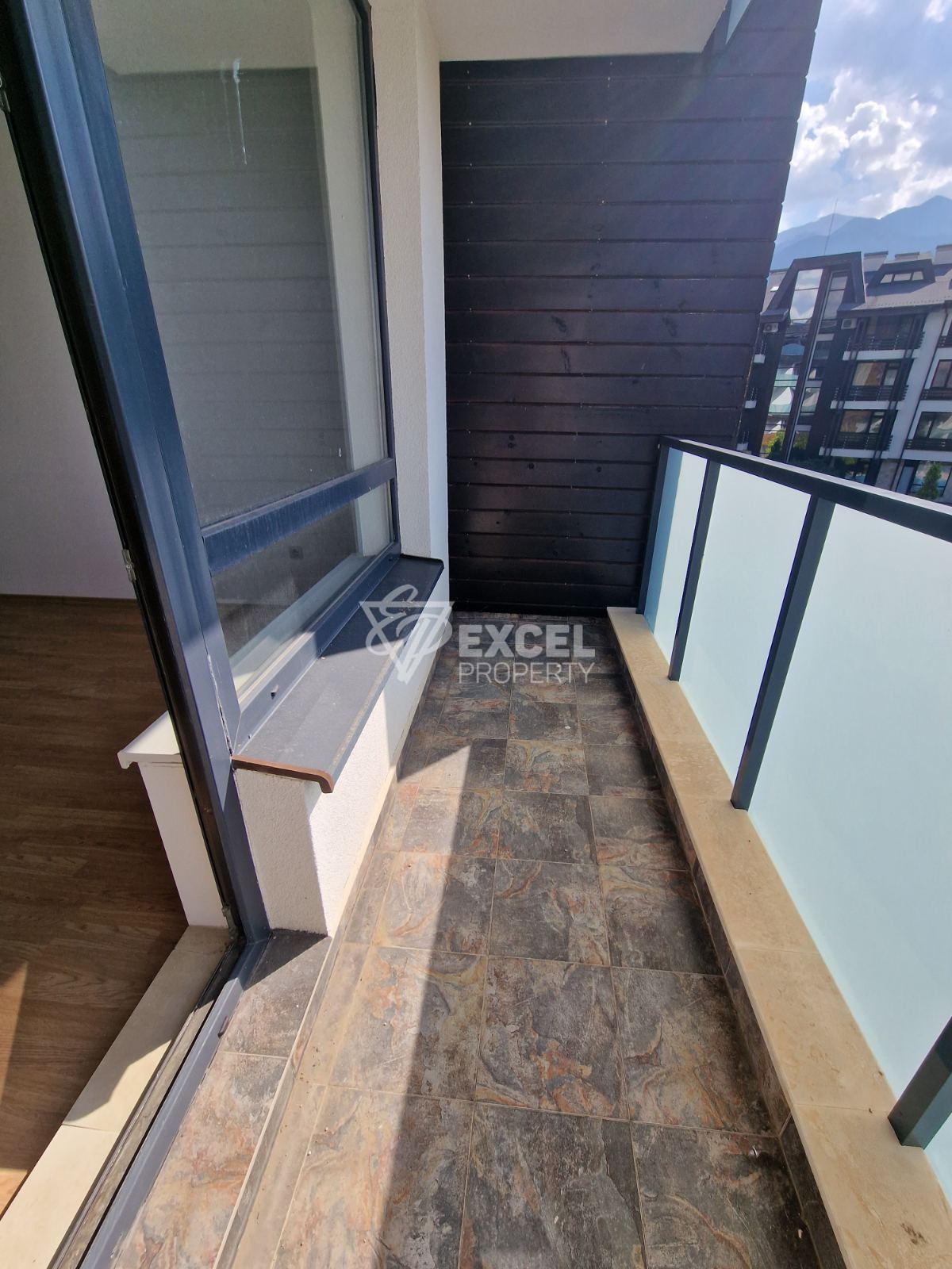 Отличный вид! Продается западная студия в комплексе Aspen Heights