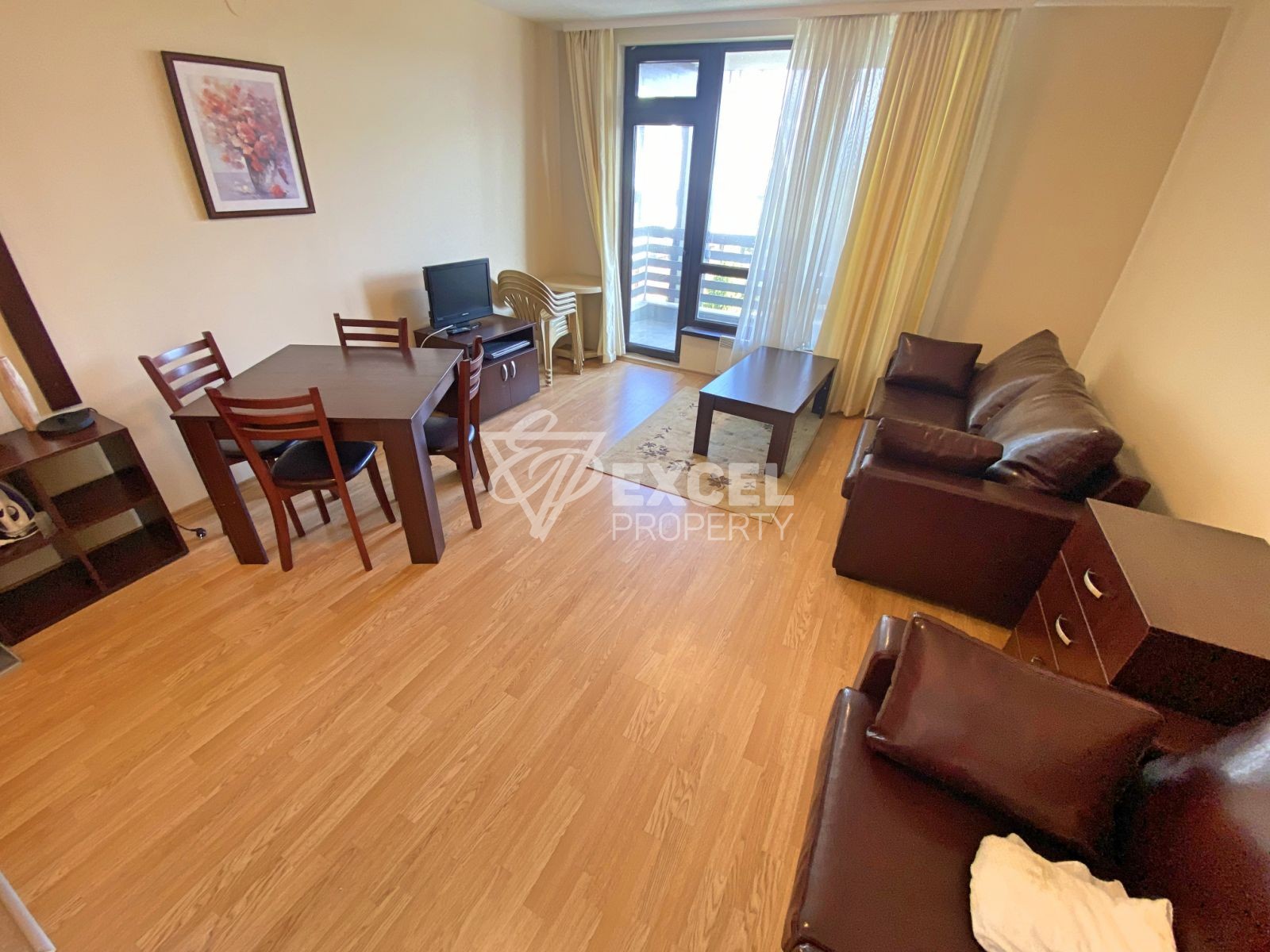 Просторная студия с террасой на продажу в Aspen Suites, рядом с гольф-клубом Pirin Golf.