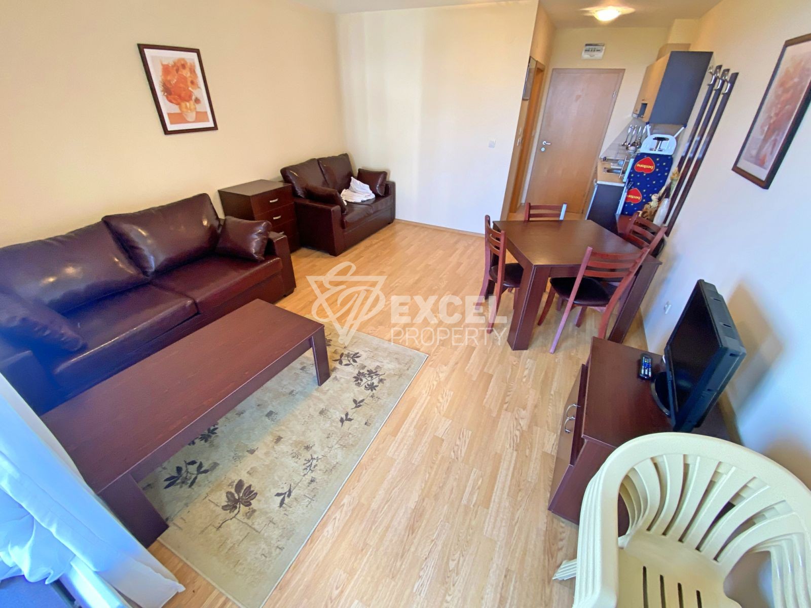 Просторная студия с террасой на продажу в Aspen Suites, рядом с гольф-клубом Pirin Golf.