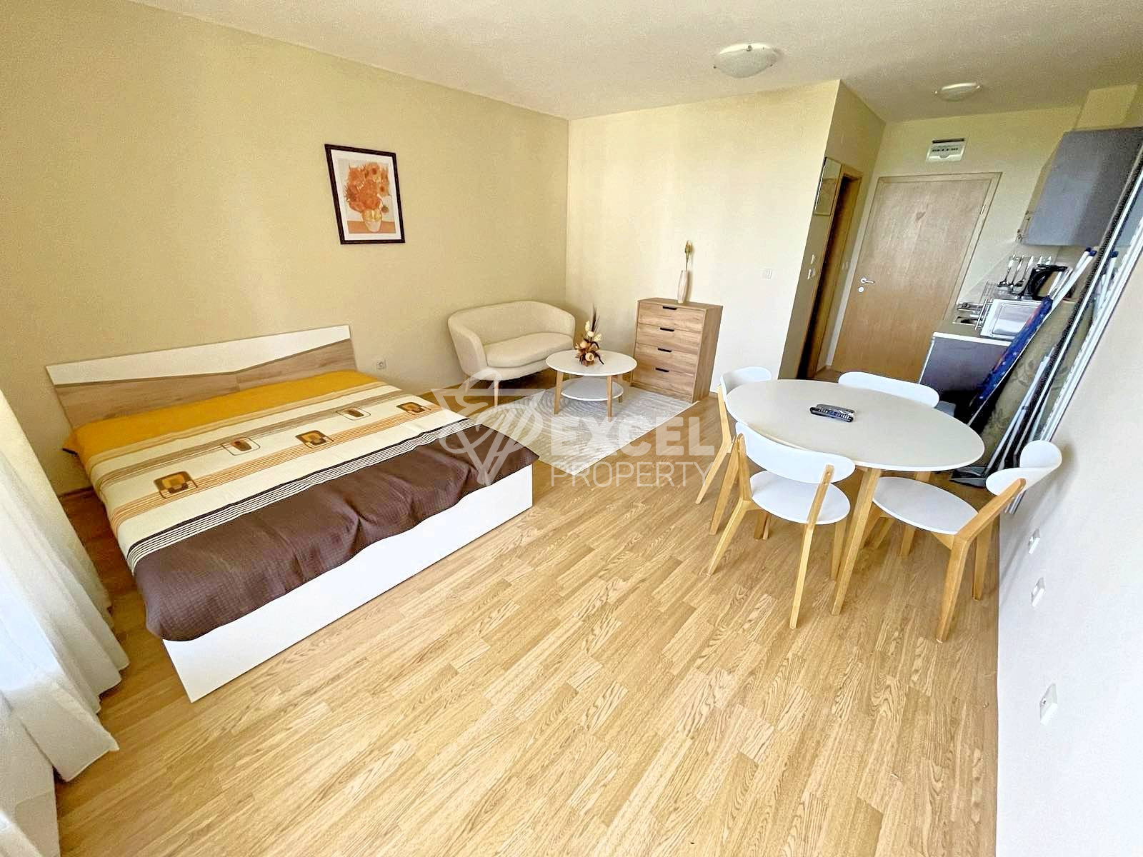 Просторная, недавно меблированная студия на продажу в Aspen Suites, рядом с гольф-клубом Pirin Golf