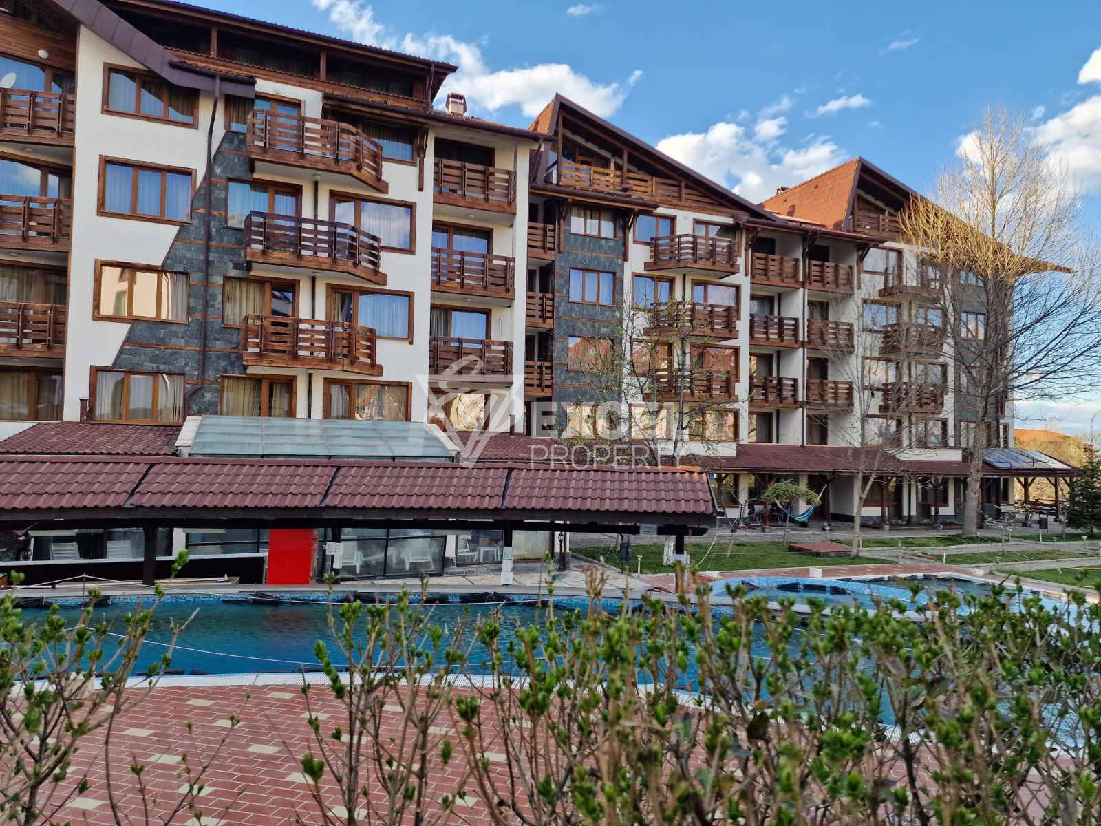 Двустаен апартамент с ново обзавеждане и красива гледка в Belvedere Holiday Club Банско