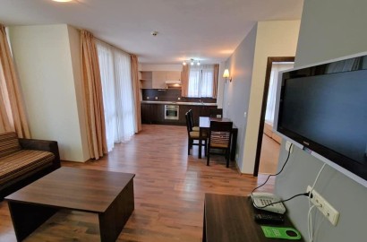Просторная двухкомнатная квартира в 200 м от центрального вокзала, Банско!