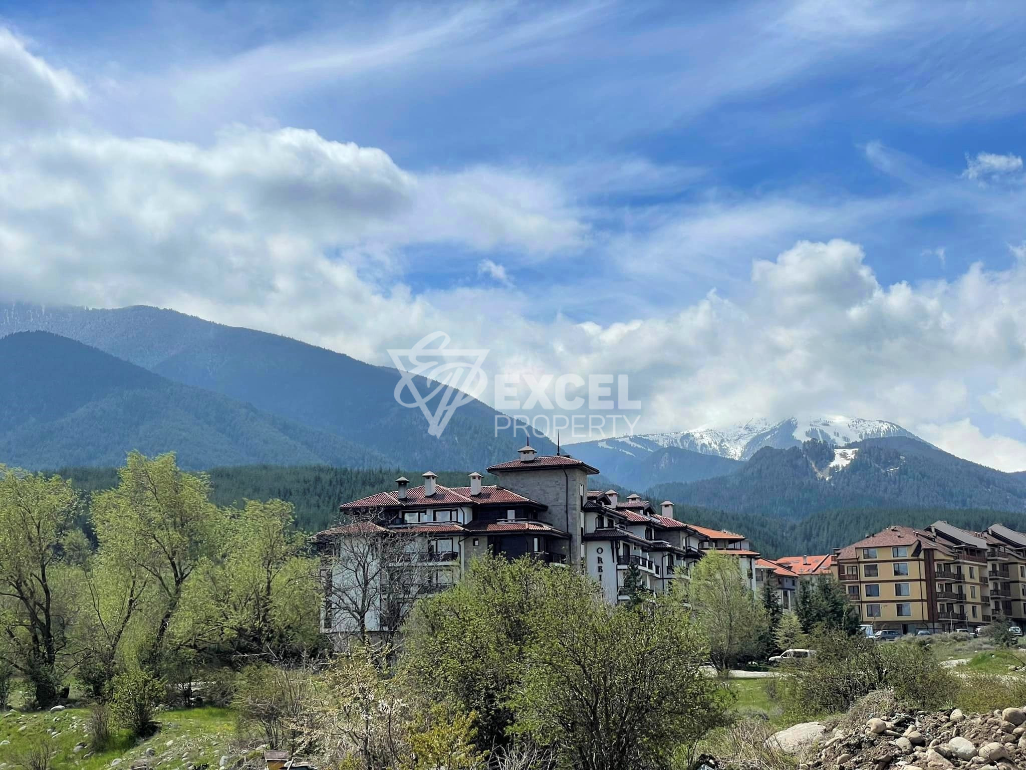 Комплекс "Mountain Homes" с отличным расположением в Банско