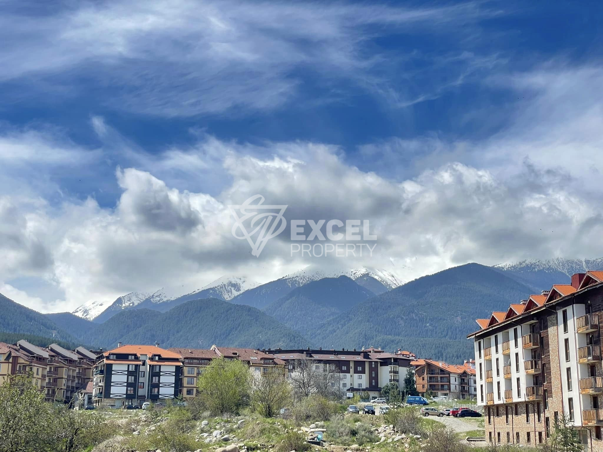 Комплекс "Mountain Homes" с отличным расположением в Банско