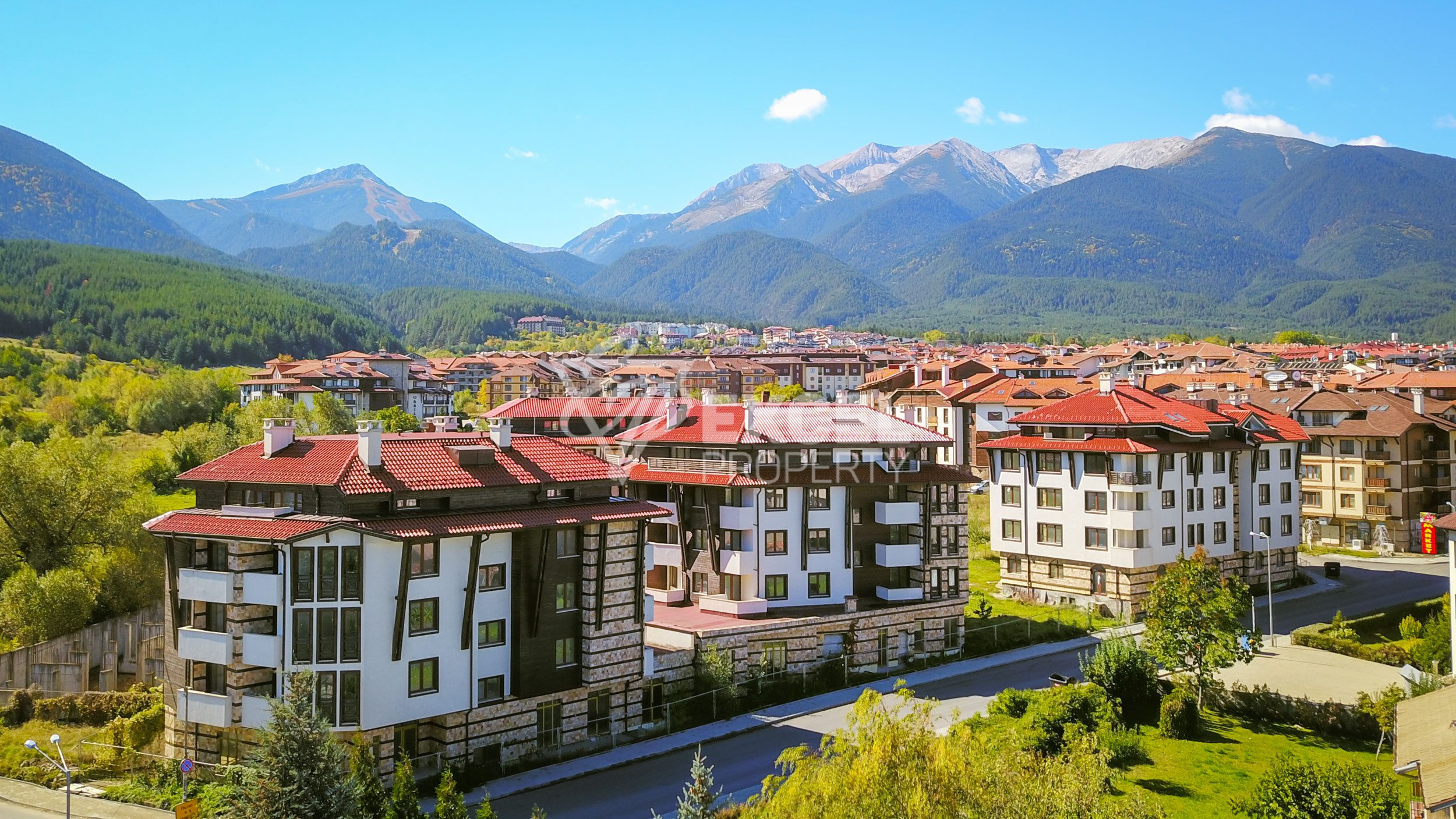Комплекс "Mountain Homes" с отличным расположением в Банско