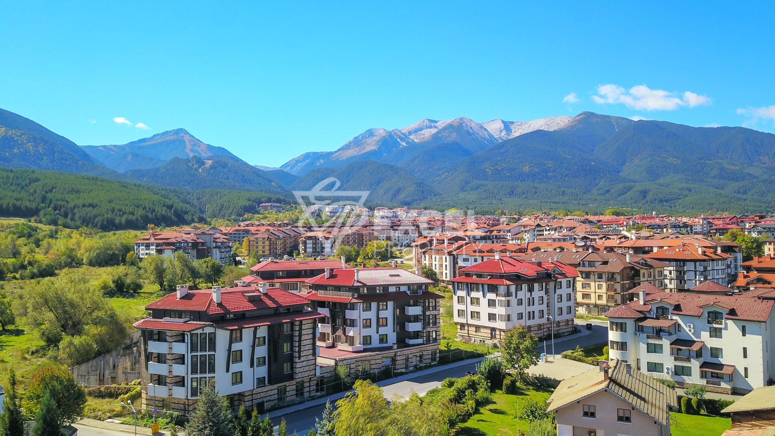 Комплекс "Mountain Homes" с отличным расположением в Банско