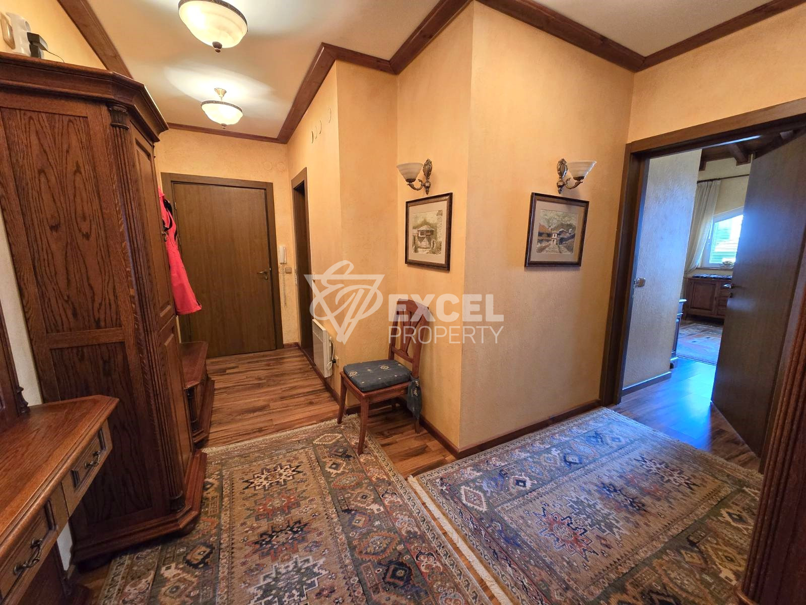 Элегантная многокомнатная квартира на продажу в самом центре Pirin Golf & Country Club: роскошь и совершенство