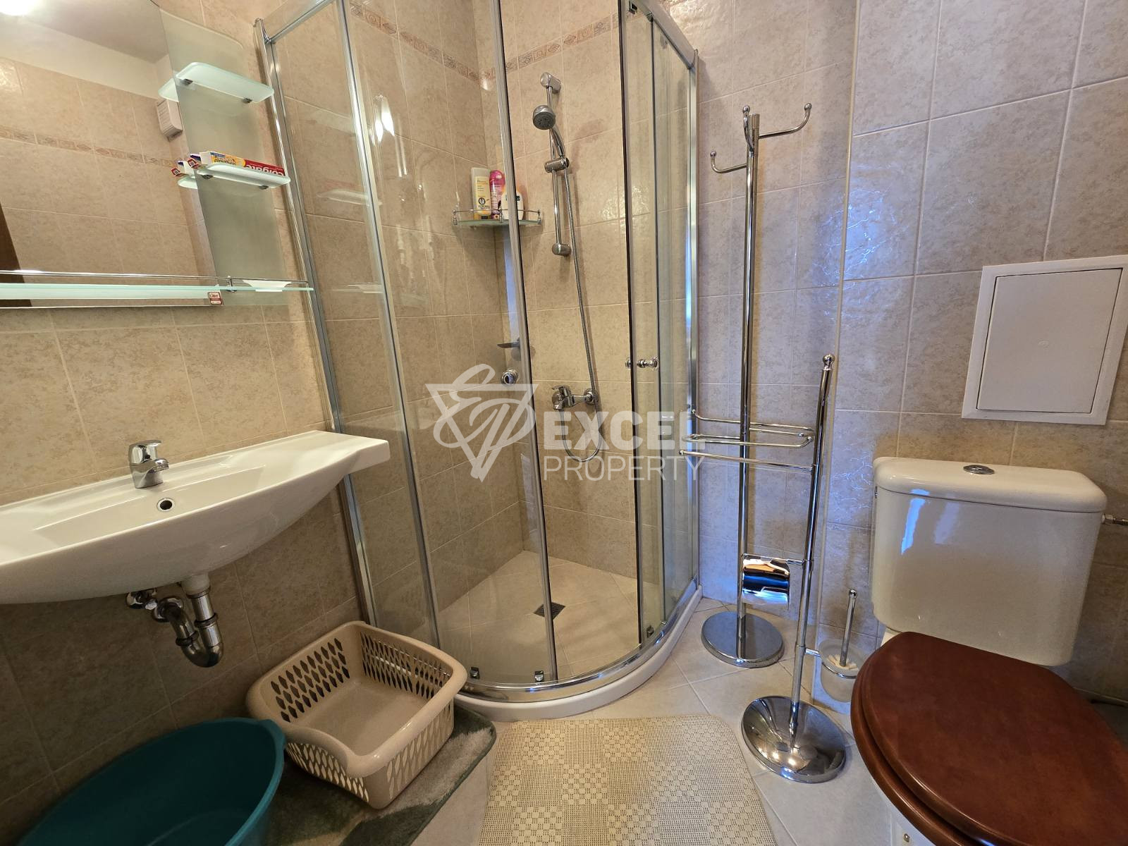 Элегантная многокомнатная квартира на продажу в самом центре Pirin Golf & Country Club: роскошь и совершенство