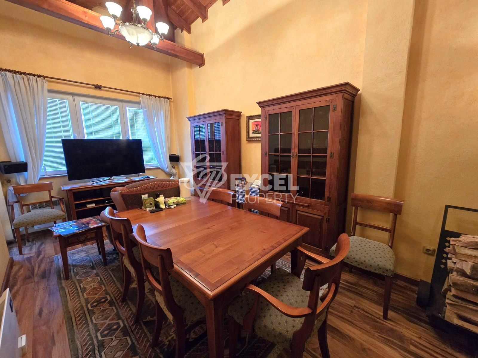 Элегантная многокомнатная квартира на продажу в самом центре Pirin Golf & Country Club: роскошь и совершенство
