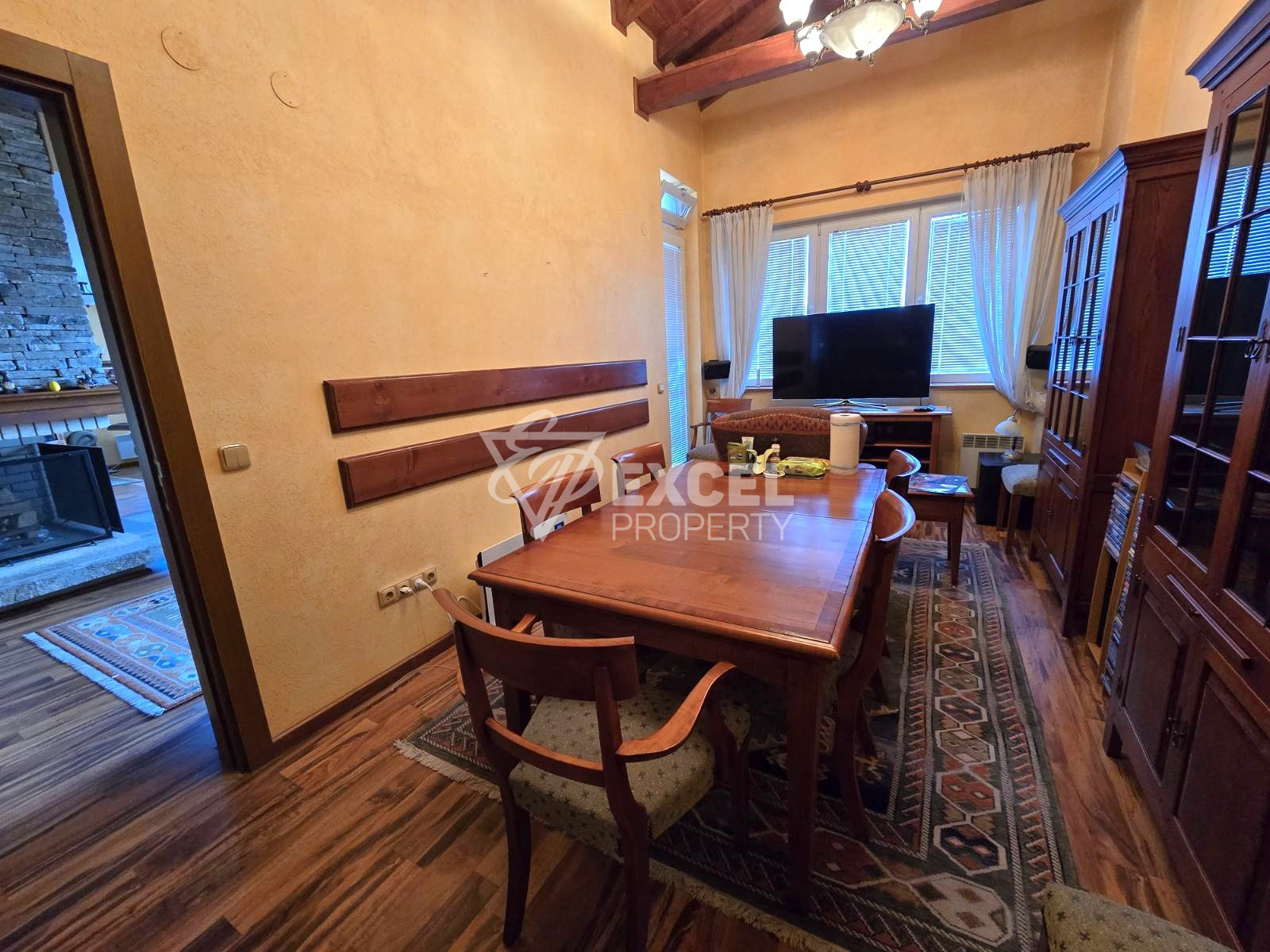 Элегантная многокомнатная квартира на продажу в самом центре Pirin Golf & Country Club: роскошь и совершенство