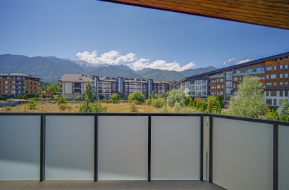 Продается просторная двухкомнатная квартира в комплексе Aspen Heights, район Разлог.