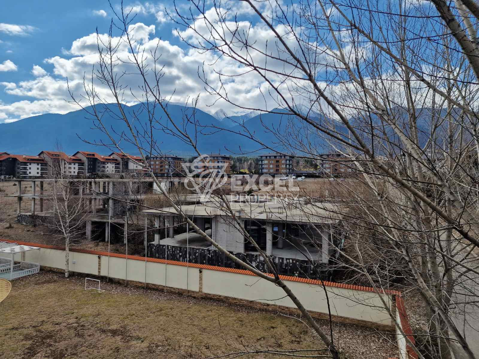 Продается просторная двухкомнатная квартира в Green Wood, Разлог