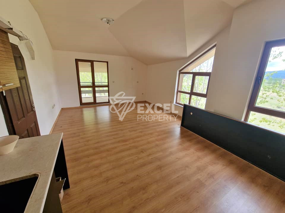 Продается просторная двухкомнатная квартира в Green Wood, Разлог