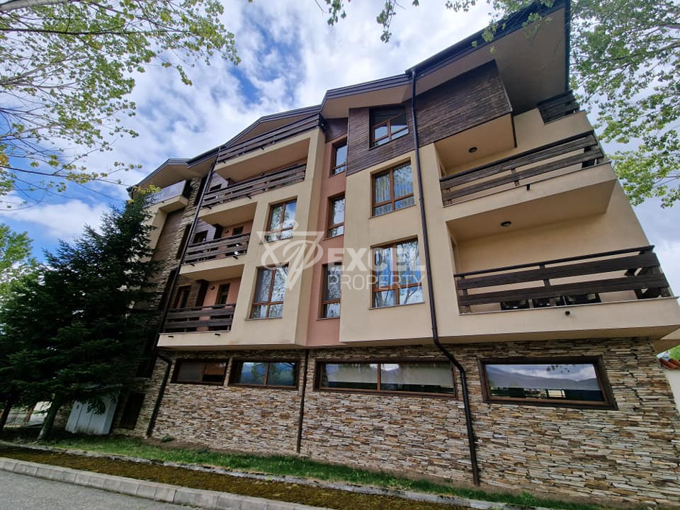 Продается просторная двухкомнатная квартира в Green Wood, Разлог