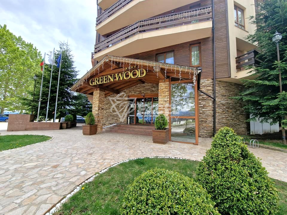 Просторно, обзаведено студио с фронтална гледка към Пирин за продажба в Green Wood, район Разлог
