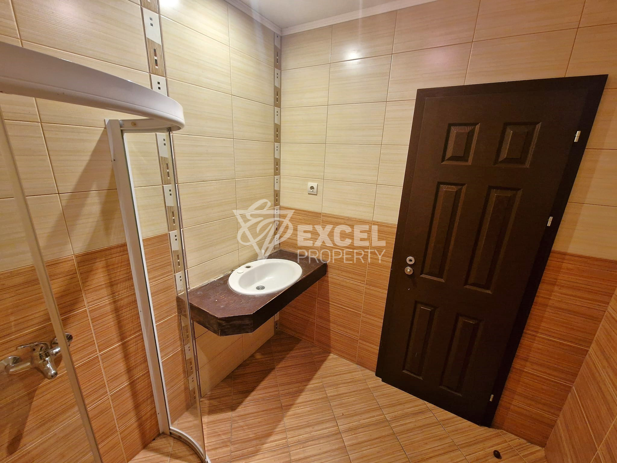 Продается просторная двухкомнатная квартира в Green Wood, Разлог