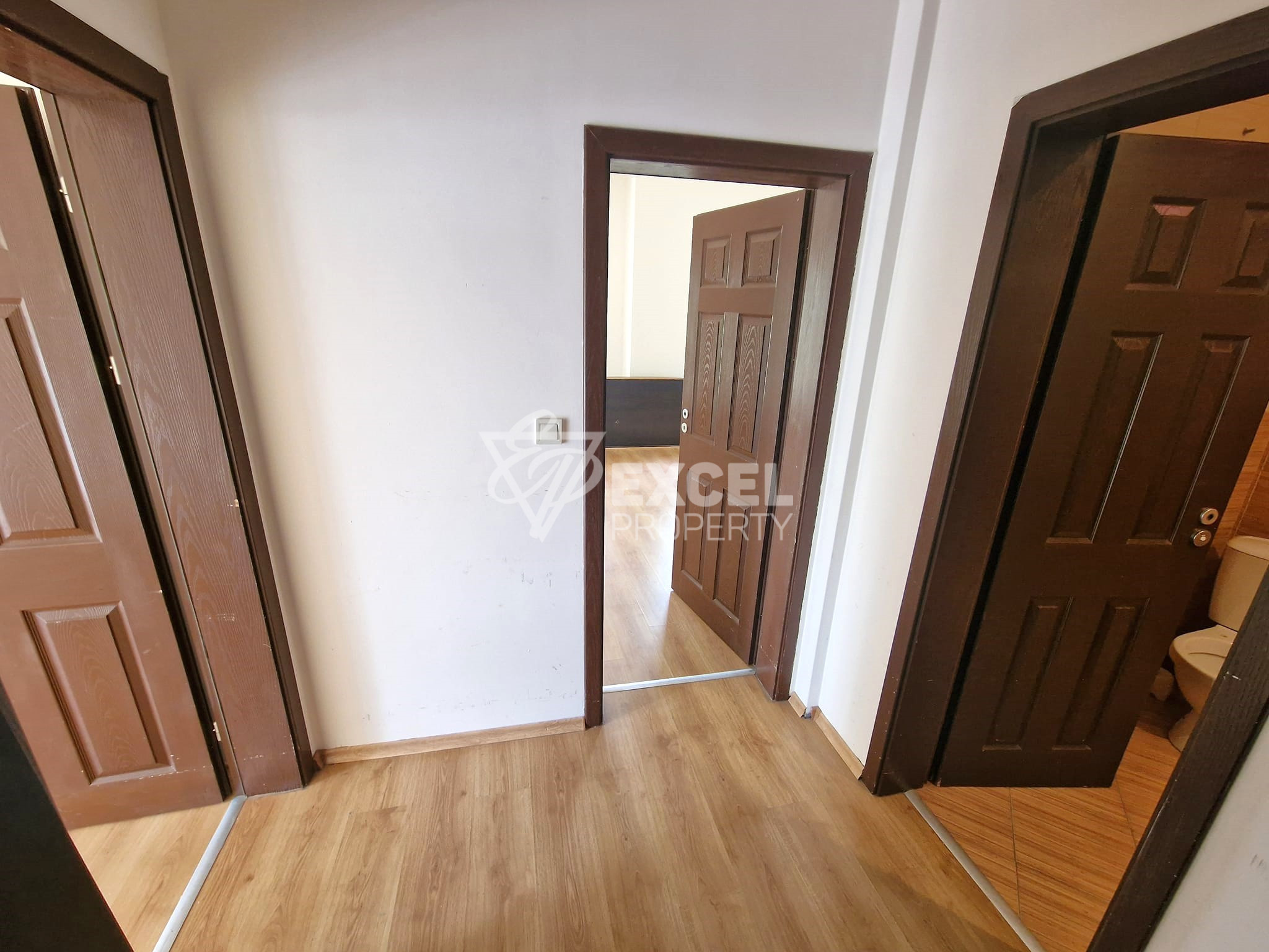Продается просторная двухкомнатная квартира в Green Wood, Разлог