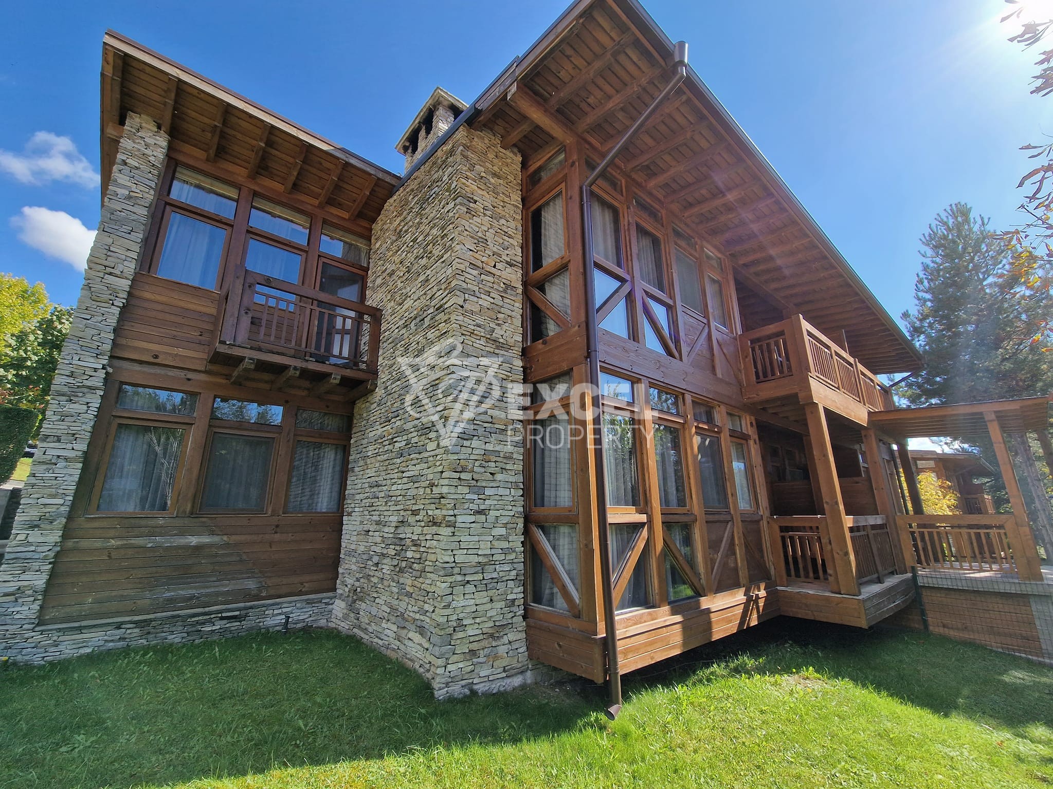 Продажа таунхауса с 4 спальнями и прилегающим двором в Катарино СПА, район Разлог