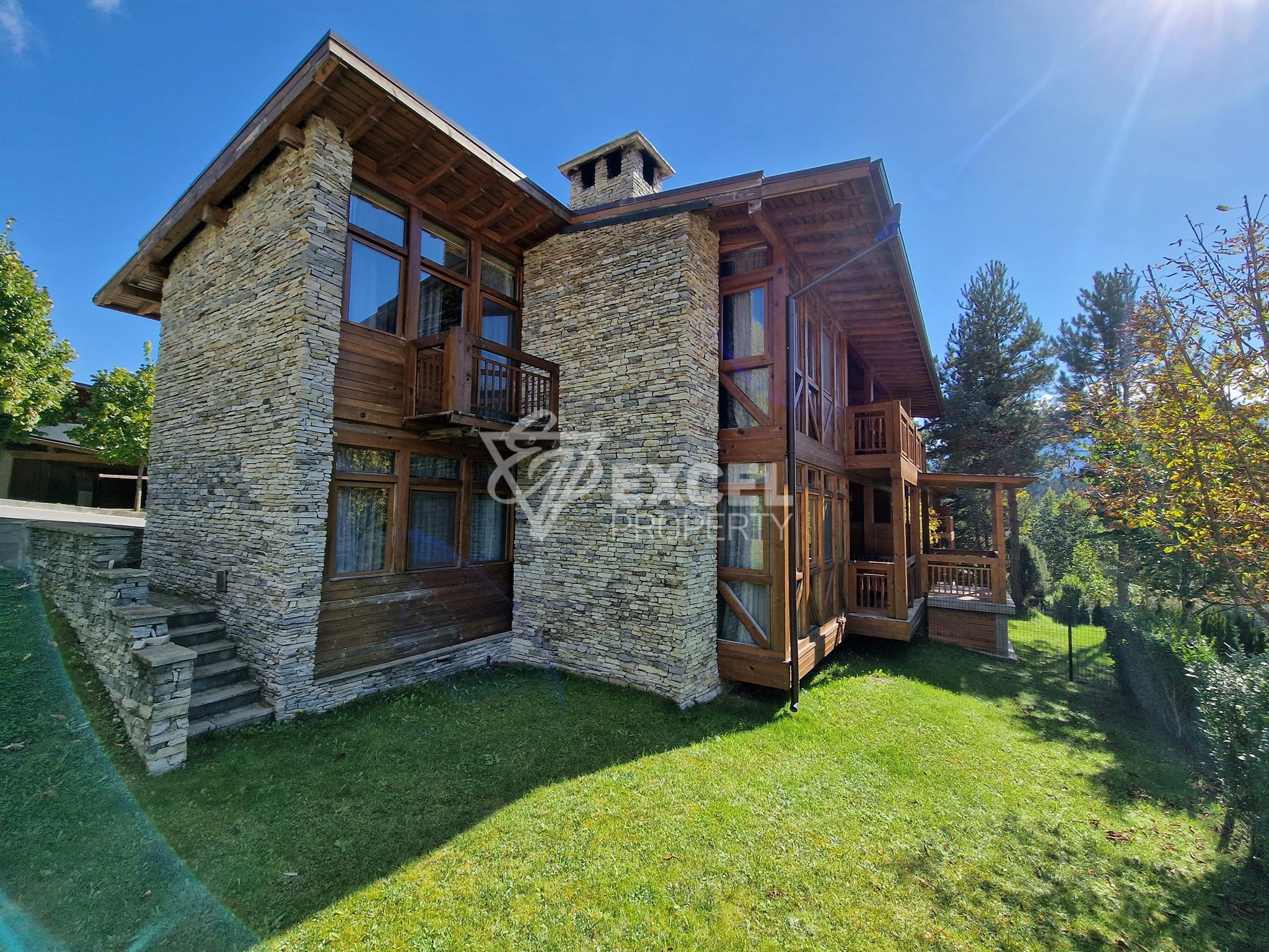 Продажа таунхауса с 4 спальнями и прилегающим двором в Катарино СПА, район Разлог