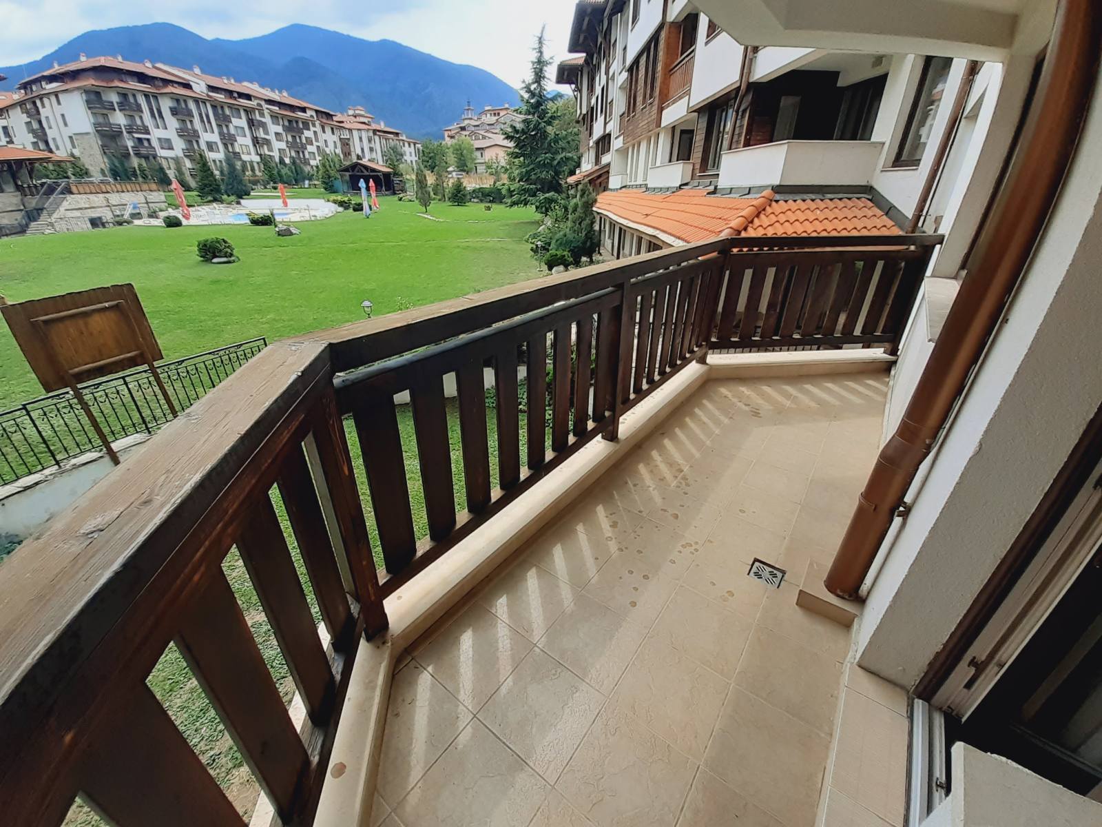Просторная двухкомнатная квартира в Bansko Royal Towers рядом с подъемником