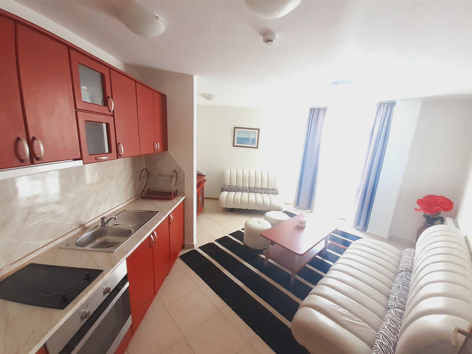 Банско: Трехкомнатная квартира в закрытом комплексе Elegant LUX с бассейном