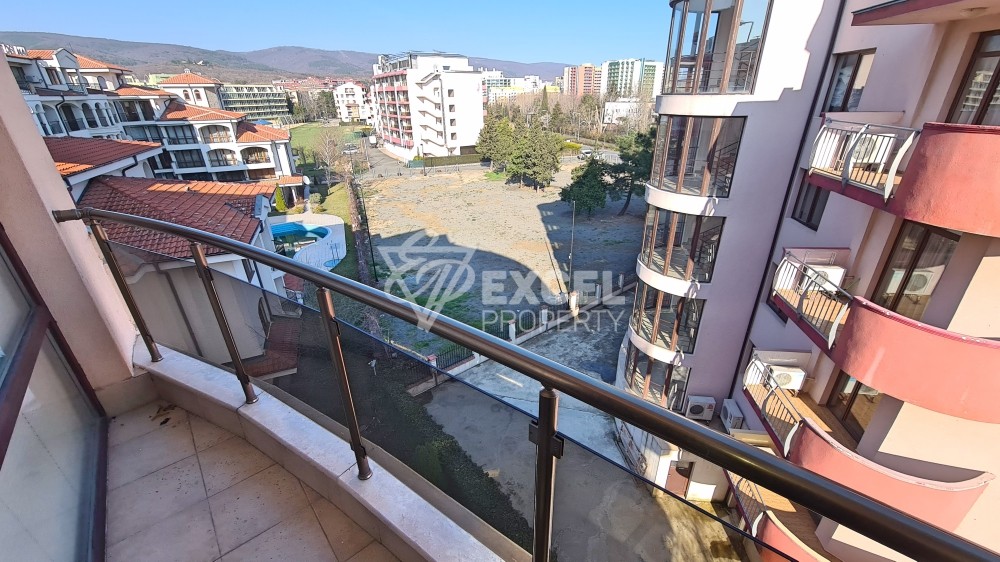 Красиво меблированная двухкомнатная квартира в северной части Солнечного Берега