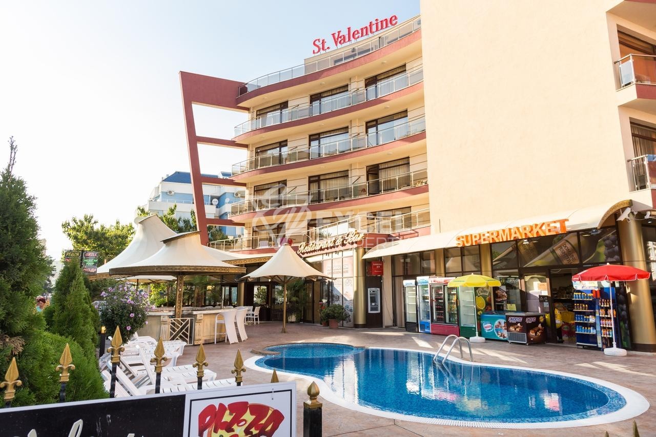 Красиво меблированная двухкомнатная квартира в северной части Солнечного Берега