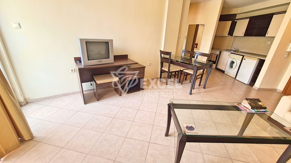 Акция! Очень просторная двухкомнатная квартира на центральной аллее Солнечного Берега