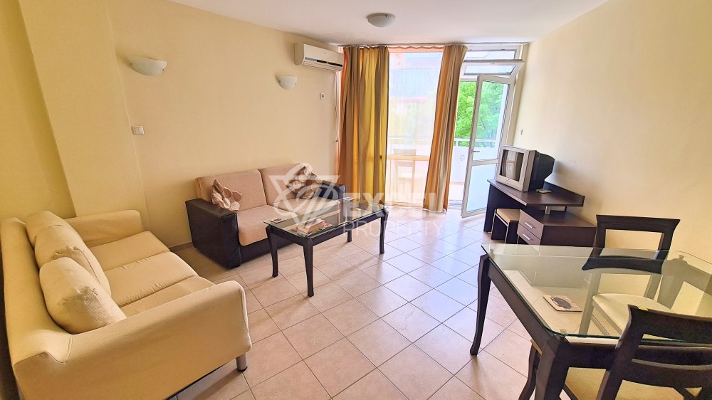 Акция! Очень просторная двухкомнатная квартира на центральной аллее Солнечного Берега