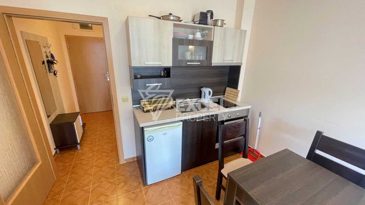 Меблированная студия на продажу в Святом Власе с частичным видом на море