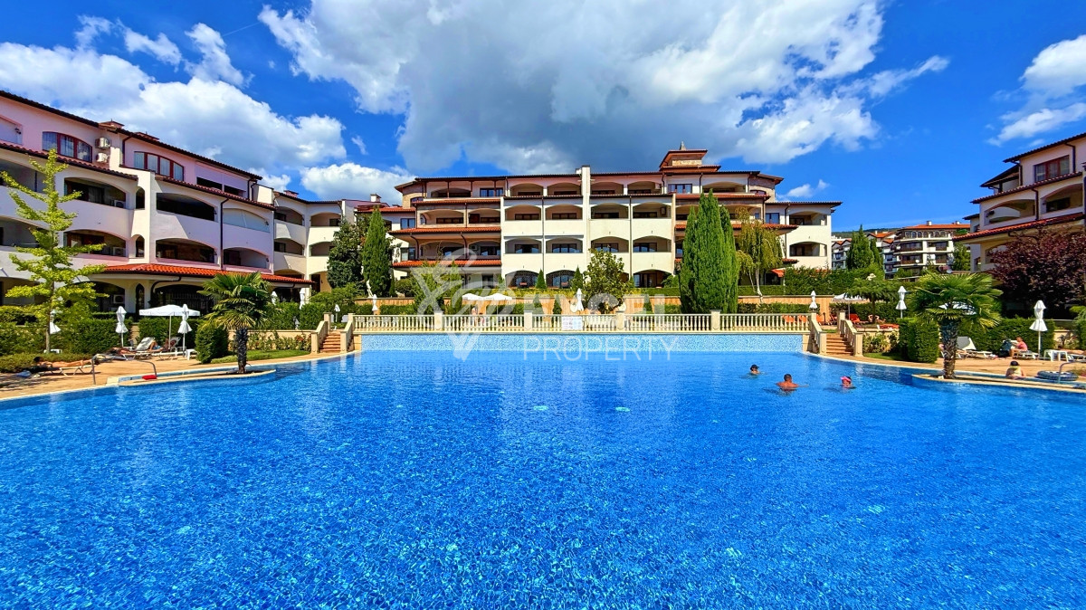 Уникальная многокомнатная недвижимость с атмосферой дома на первой линии моря - Святой Влас