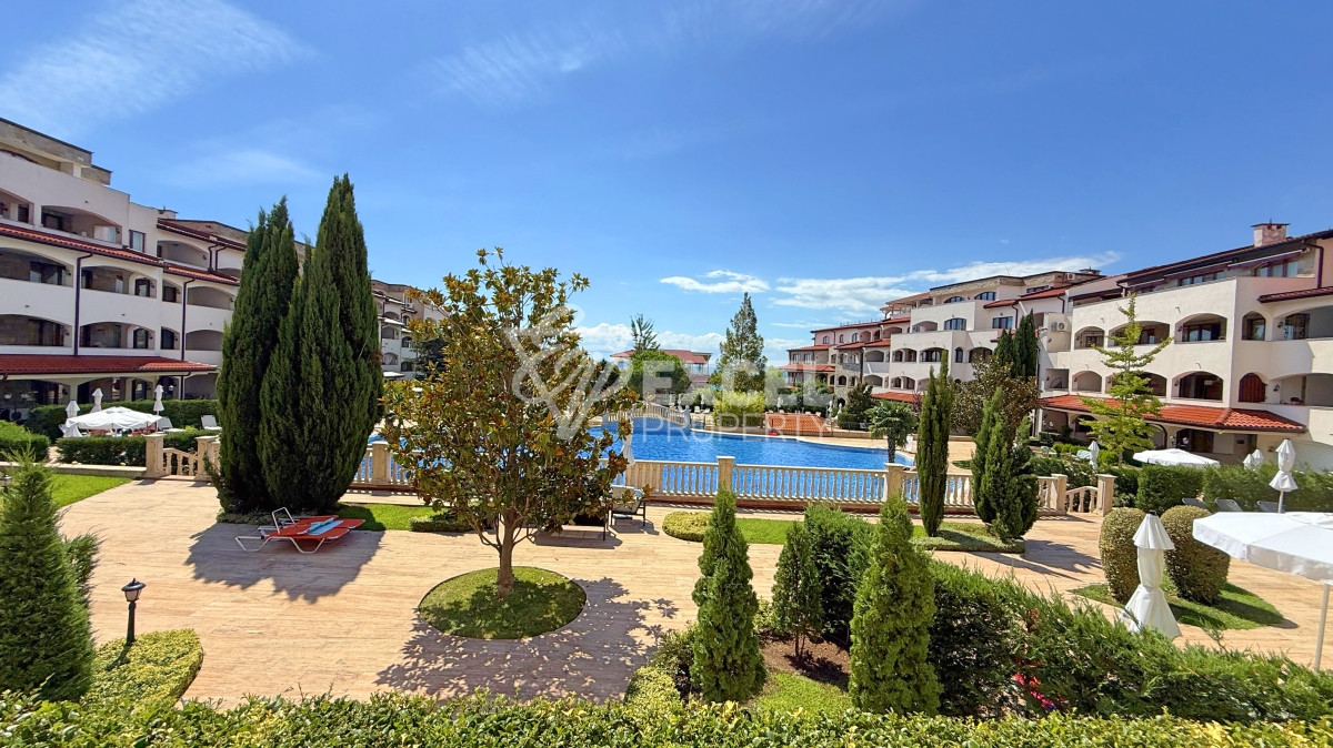 Уникальная многокомнатная недвижимость с атмосферой дома на первой линии моря - Святой Влас