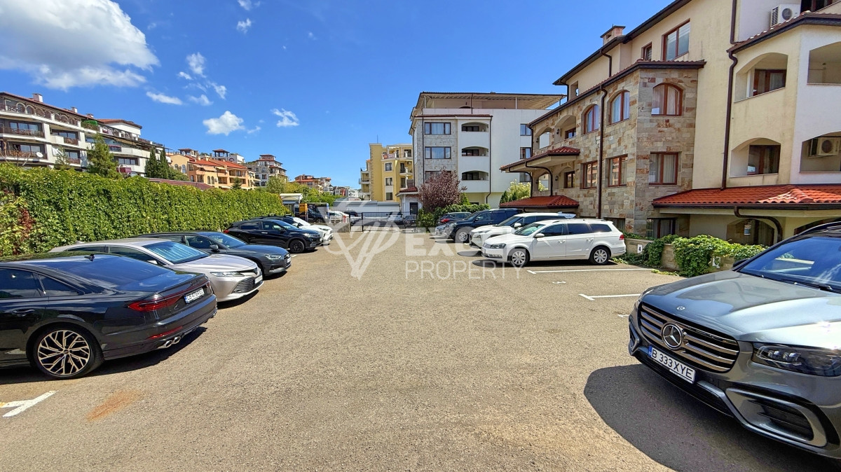 Уникальная многокомнатная недвижимость с атмосферой дома на первой линии моря - Святой Влас