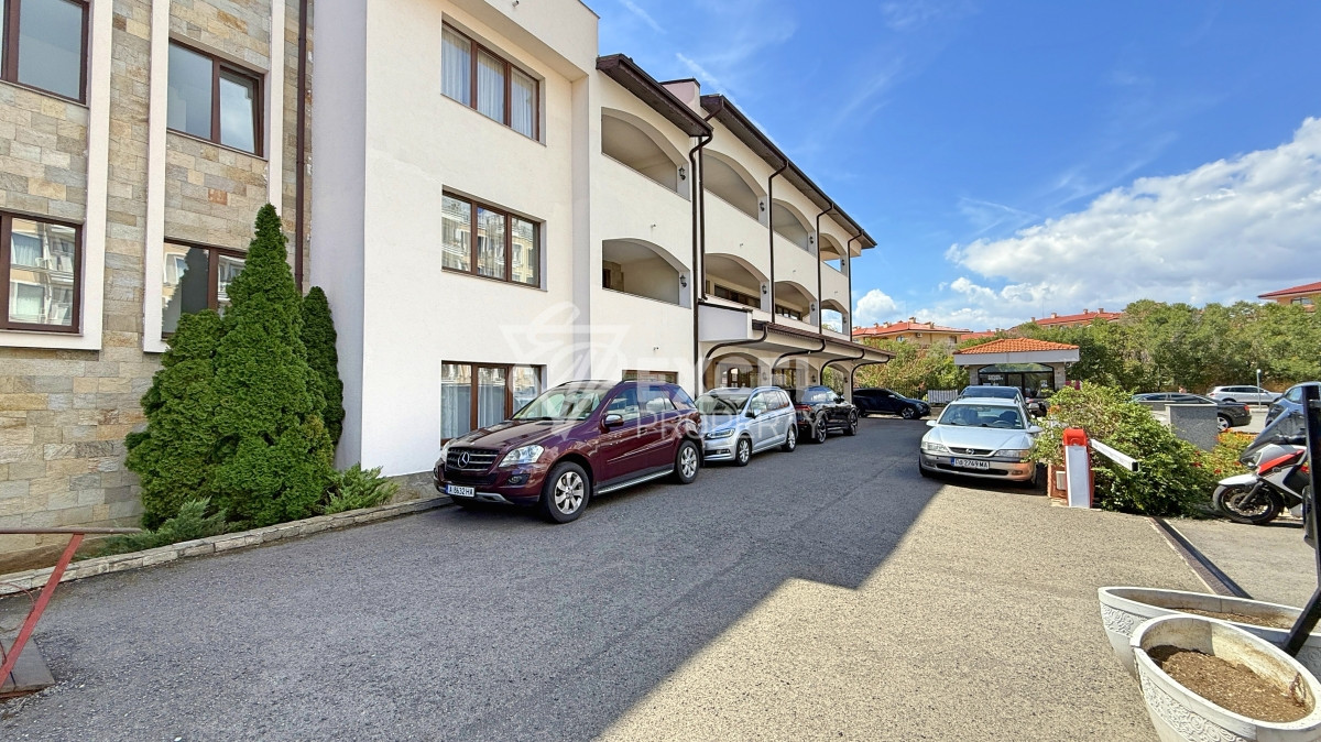 Уникальная многокомнатная недвижимость с атмосферой дома на первой линии моря - Святой Влас