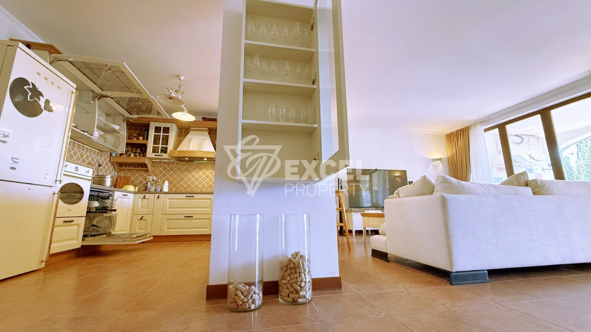 Уникальная многокомнатная недвижимость с атмосферой дома на первой линии моря - Святой Влас