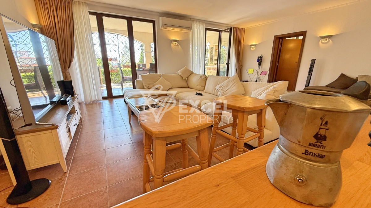 Уникальная многокомнатная недвижимость с атмосферой дома на первой линии моря - Святой Влас