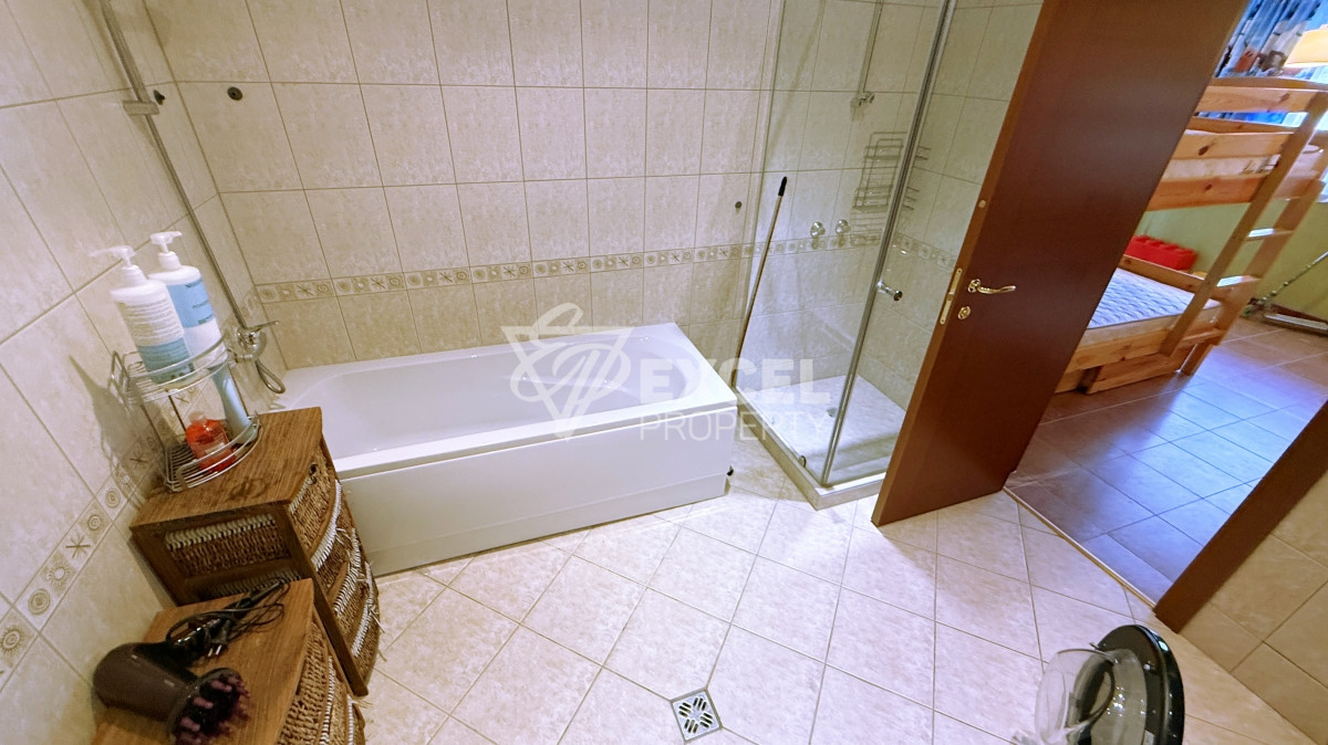 Уникальная многокомнатная недвижимость с атмосферой дома на первой линии моря - Святой Влас