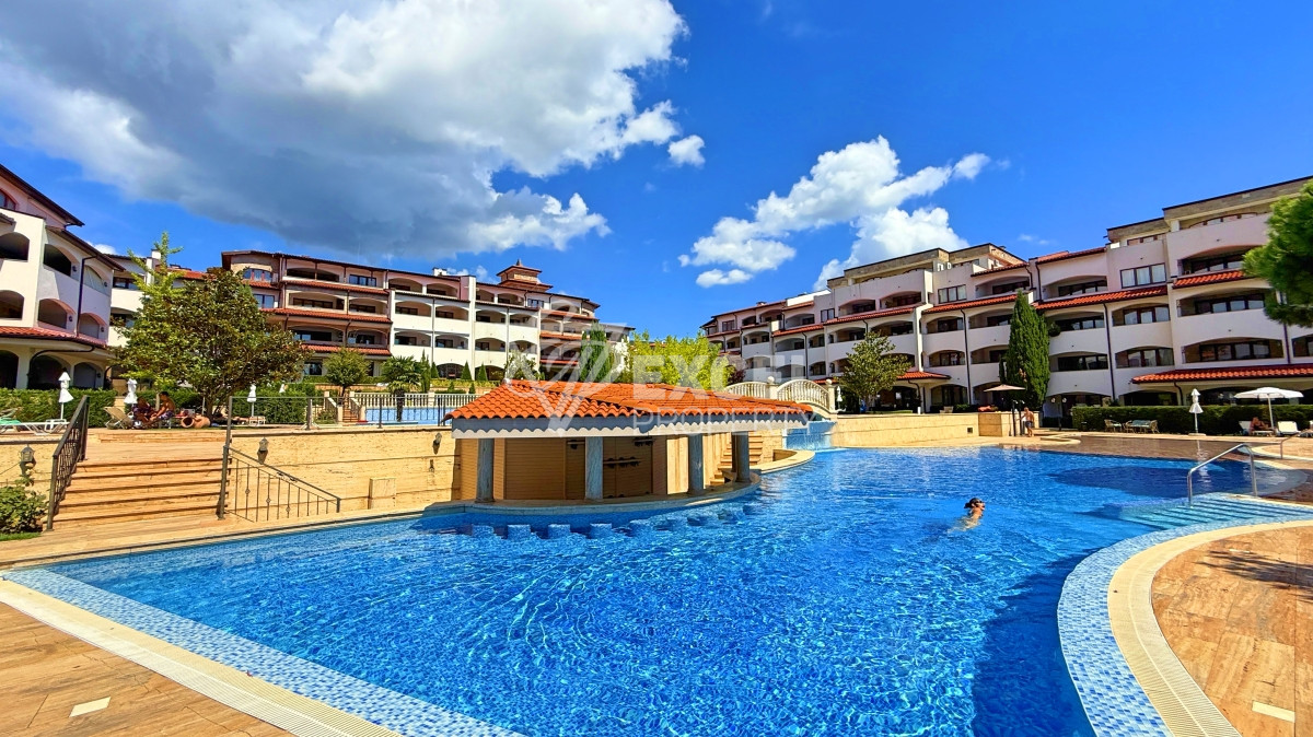 Уникальная многокомнатная недвижимость с атмосферой дома на первой линии моря - Святой Влас