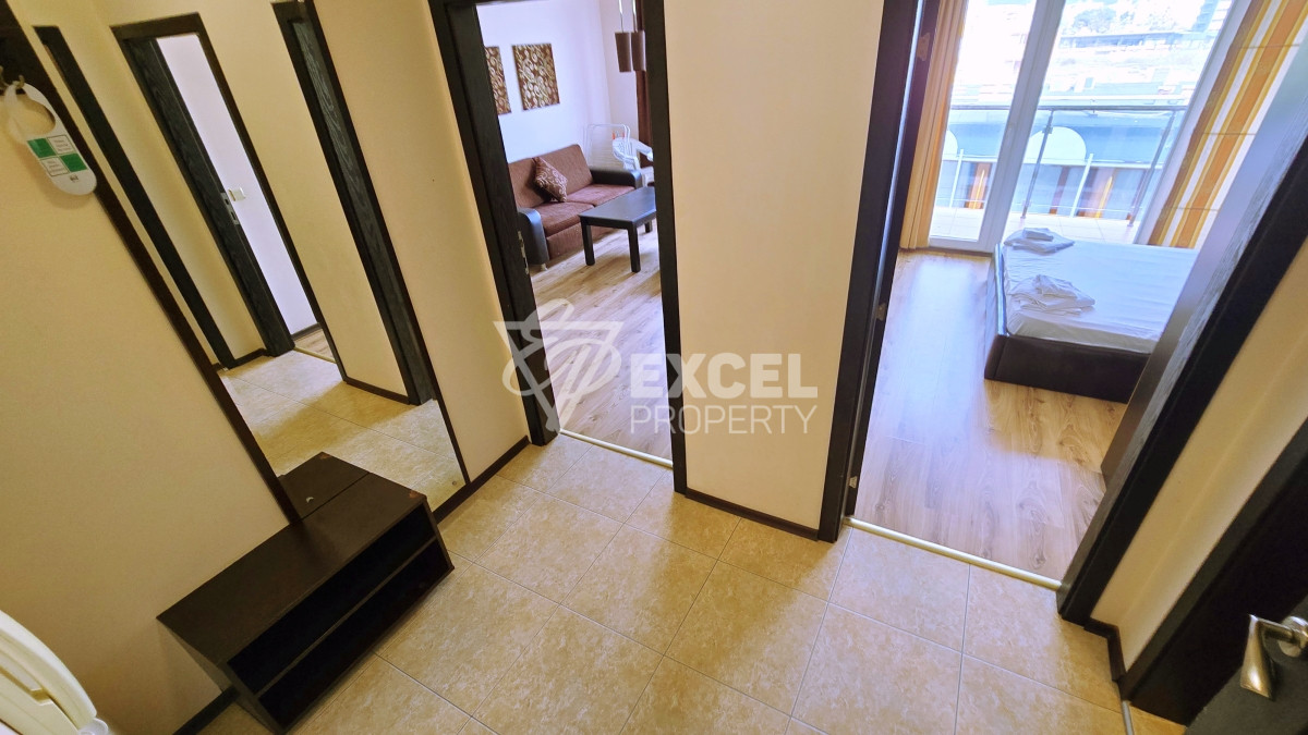 Меблированная двухкомнатная квартира в метрах от моря на Солнечном Берегу