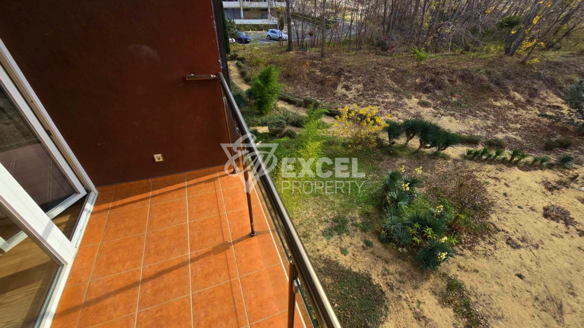 Трехкомнатная квартира на первой линии в Солнечном Береге – рядом с дюнами и морем