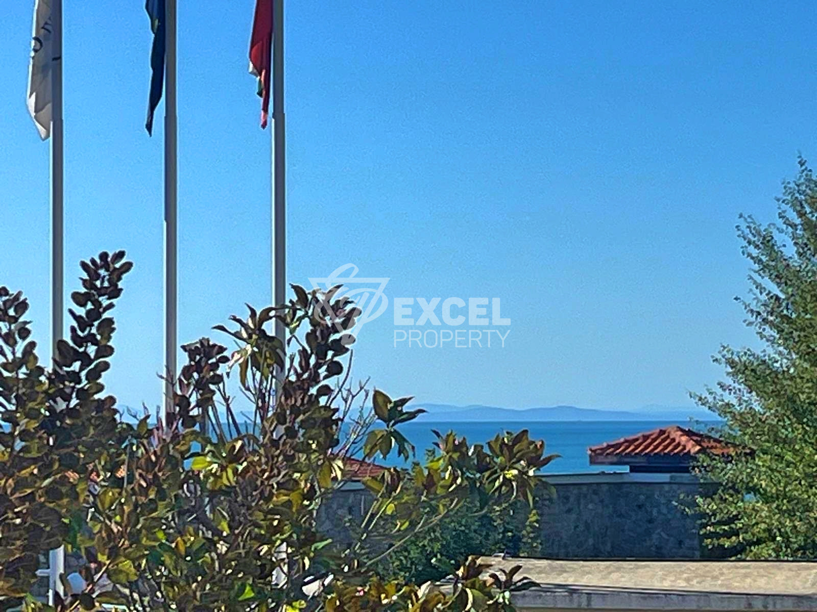 Просторная трёхкомнатная квартира в комплексе «Камбани 3», Святой Влас