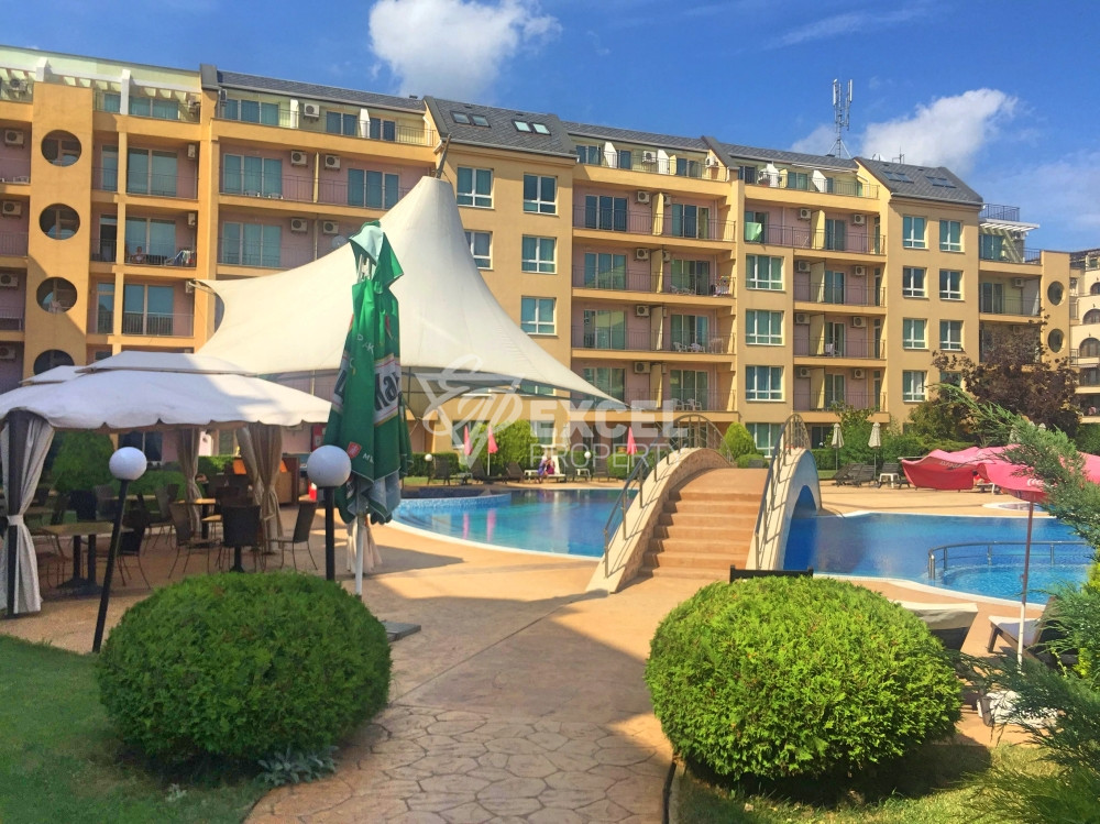 Меблированная трехкомнатная квартира на Солнечном Берегу в комплексе Поло Резорт.