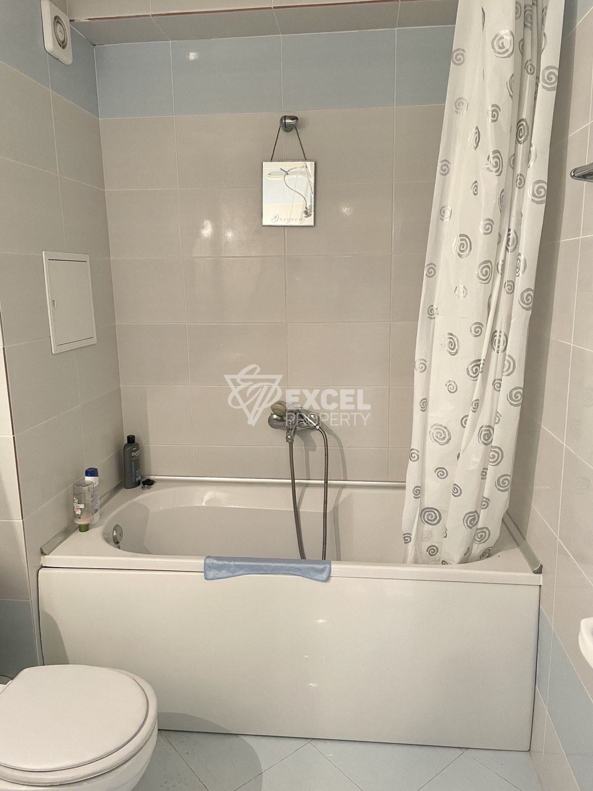 Меблированная, трехкомнатная квартира в комплексе Сани Бич Хилс