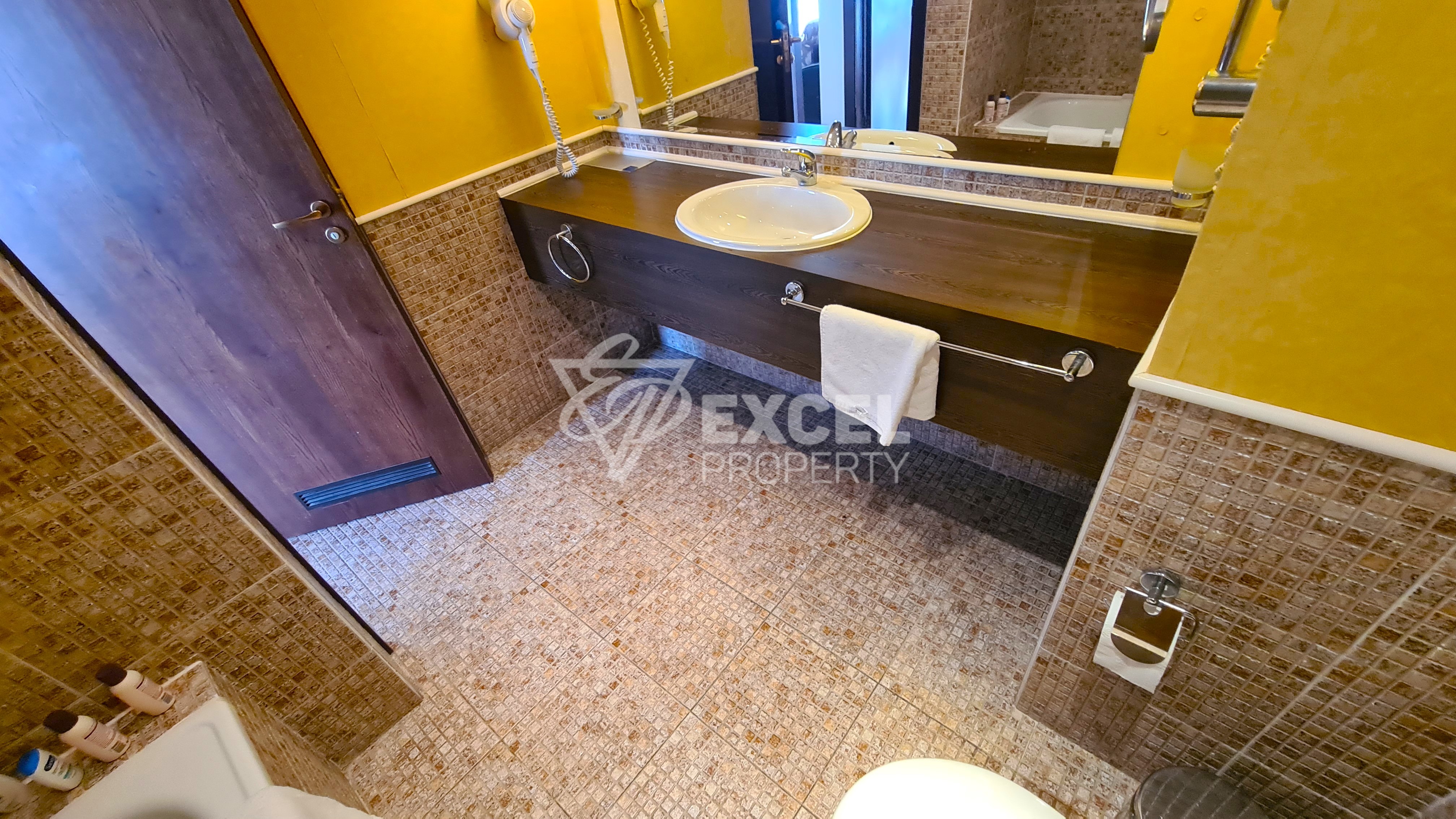 Меблированная двухкомнатная квартира в комплексе Барсело Роял на Солнечном Берегу