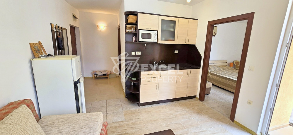 Двухкомнатная меблированная квартира в красивом комплексе в центре Солнечного Берега