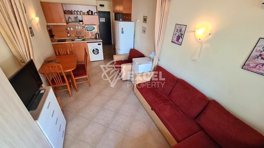 Меблированная двухкомнатная квартира в центре Солнечного Берега