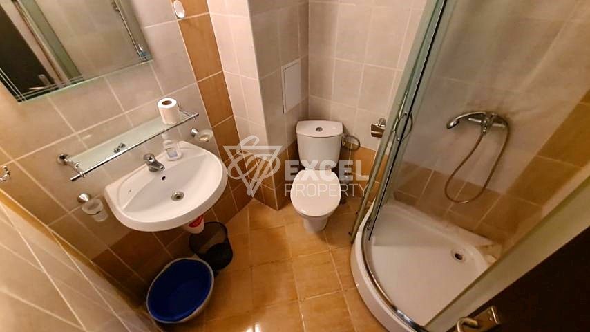 Меблированная двухкомнатная квартира в центре Солнечного Берега